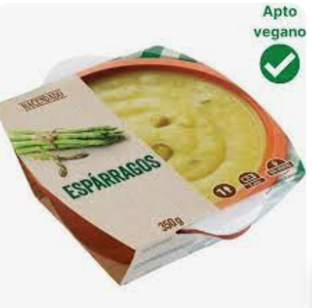 Ensalada de tomate y cebolla con caballa a la plancha y crema de esparragos.